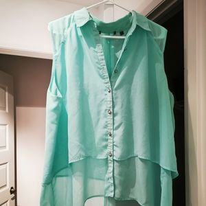 Long turquoise sleeveless blouse